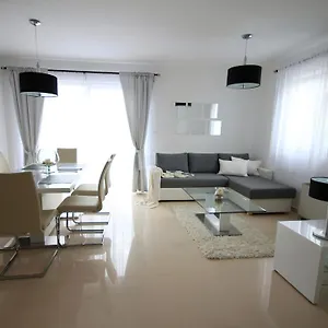  Apartman Mantinela